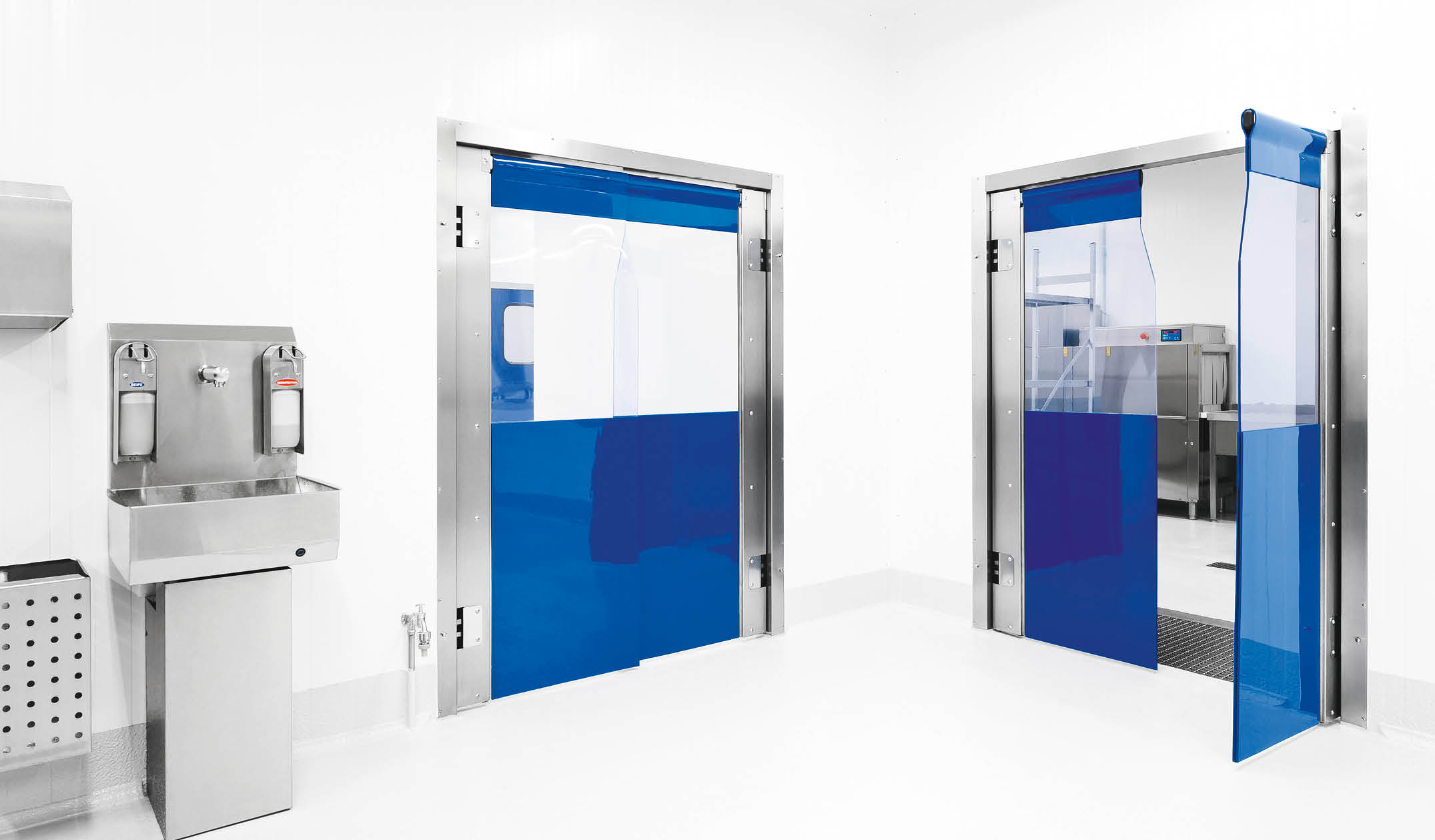ZP7 Double-leaf PVC-swing door with coloured doubling as skirting protection