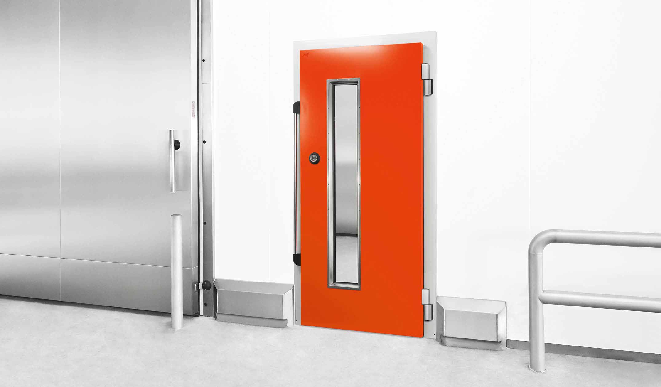D8M Self-closing door for chillers with magnetic handle bar